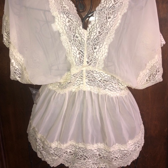 COPY - Forever21 lace blouse - Picture 4 of 6